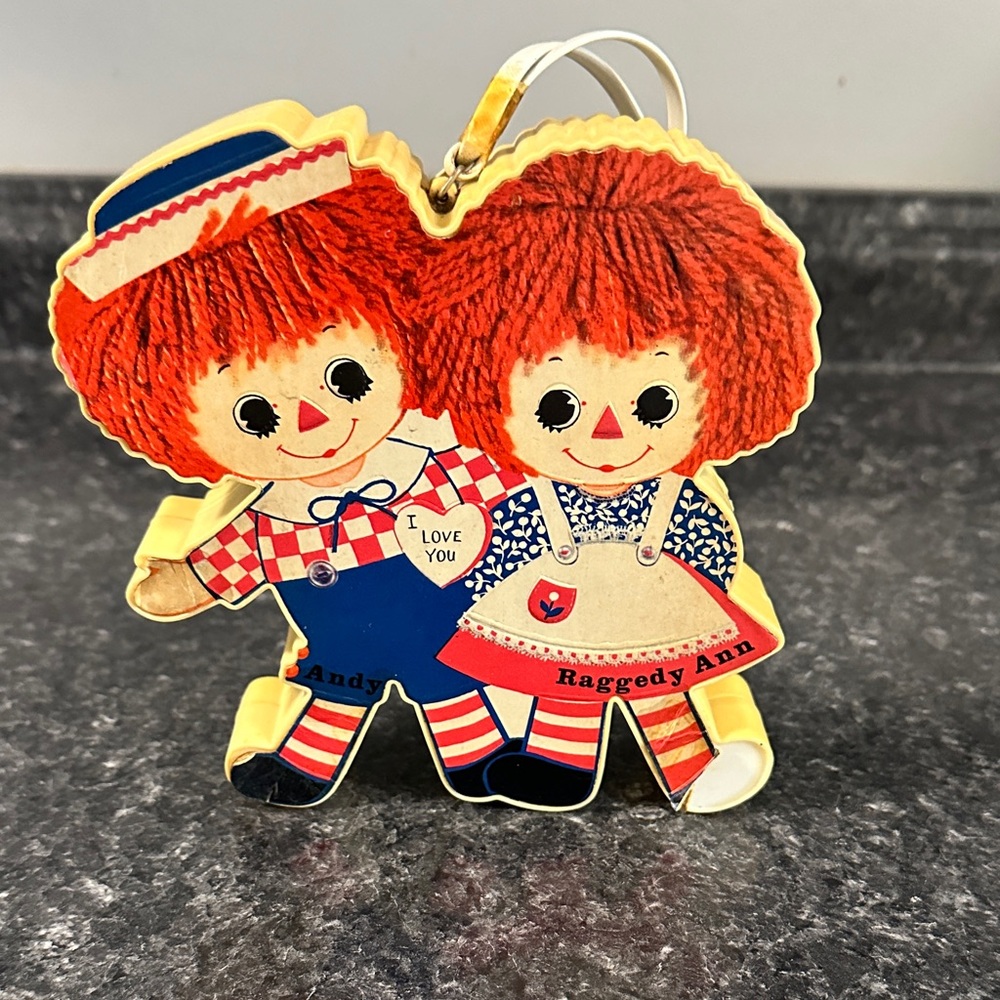 1973 Raggedy Ann & Andy Portable Transistor Radio Bobbs Merrill Co. Does Work